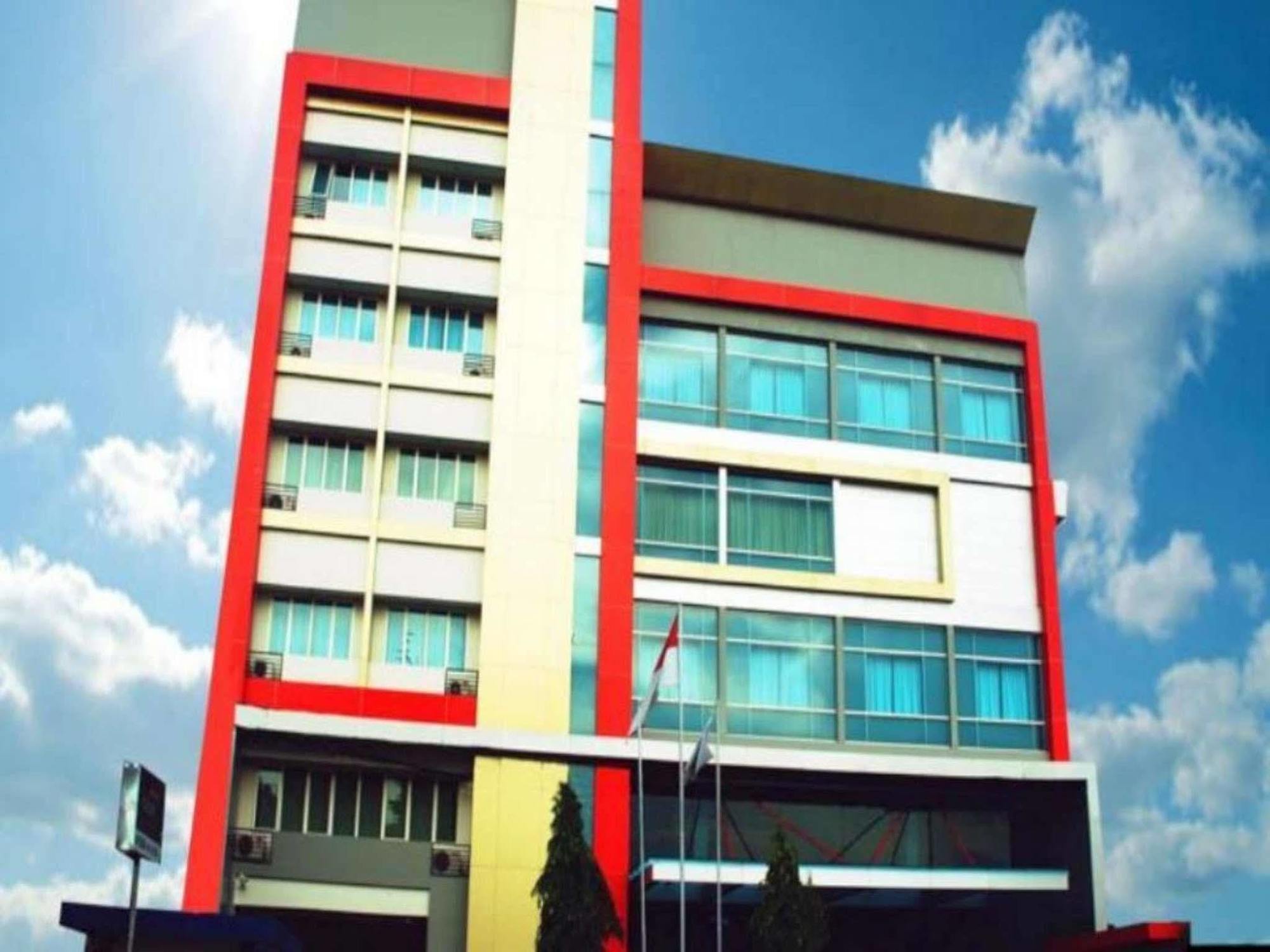 Yello Hotel Samarinda Bagian luar foto